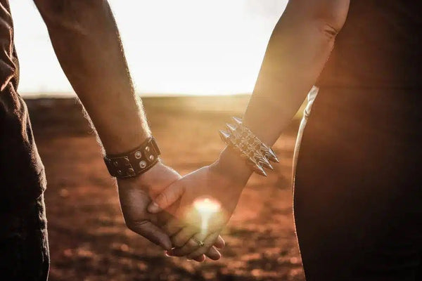 Different Jewelry Gifts For Your Boyfriend And What Each Means