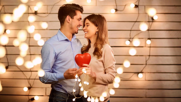 The Valentine’s Day Gift for Your Girlfriend: A Lavari Guide