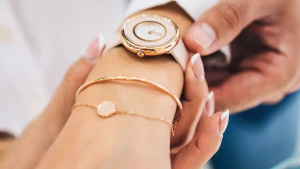 What Jewelry Should I Buy for My Wife?