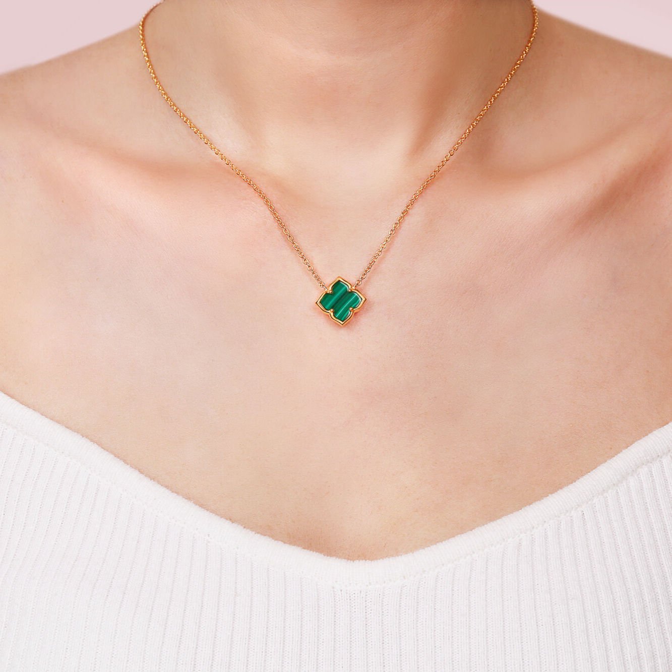 Flora Petite Clover Pendant Necklace