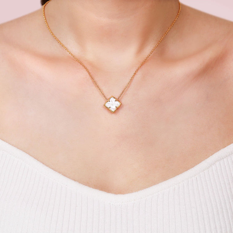 Flora Petite Clover Pendant Necklace