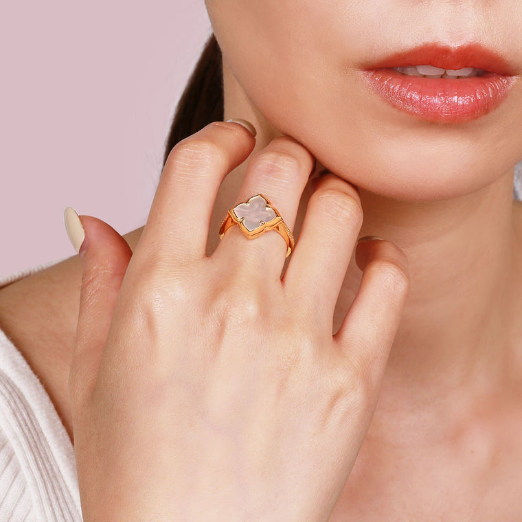 Flora Petite Clover Ring