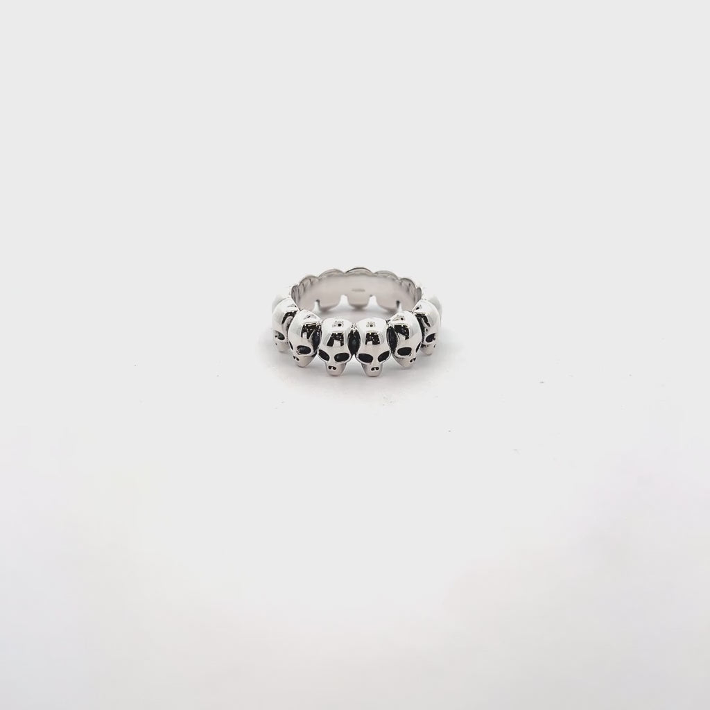 Men's Skull Ring in Sterling Silver