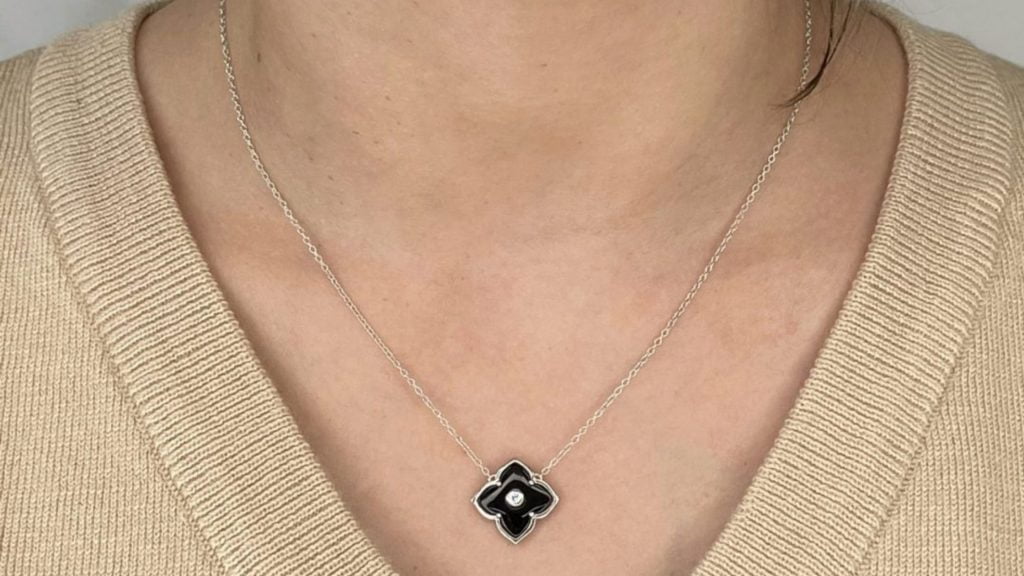 Lavari Jewelers Women’s Black Onyx Flower Pendant with Lobster Clasp Necklace, 