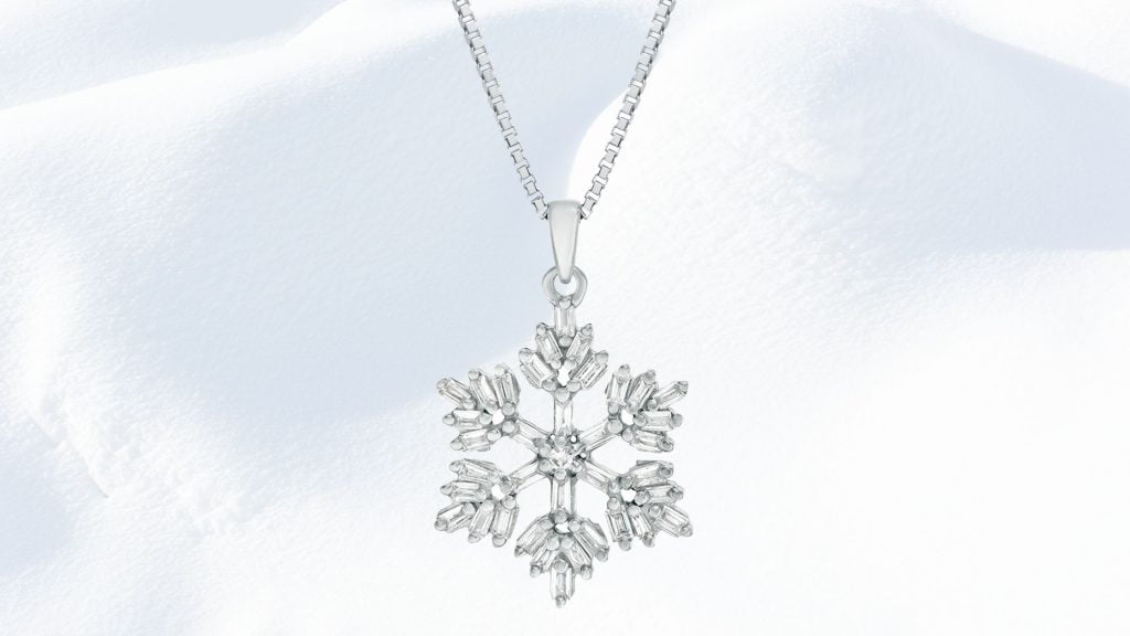  Lavari Jewelers Women’s Snowflake Pendant with Lobster Clasp